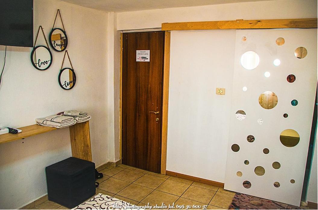 Happy Travellers Apartment Tesalonika Bagian luar foto