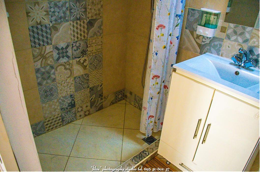 Happy Travellers Apartment Tesalonika Bagian luar foto
