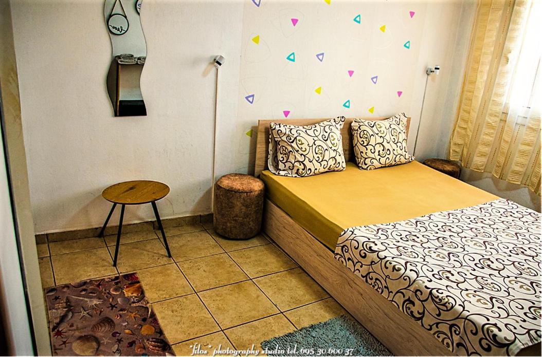 Happy Travellers Apartment Tesalonika Bagian luar foto